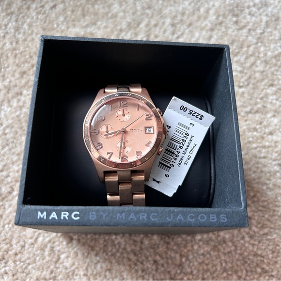 NWT. Rose Gold Marc by Marc Jacobs Watch - Picture 4 of 6